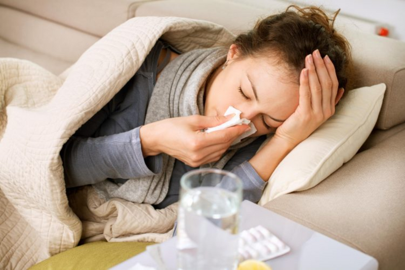 Infrared Sauna Blanket When Sick: Benefits, Risks, and Best Practices